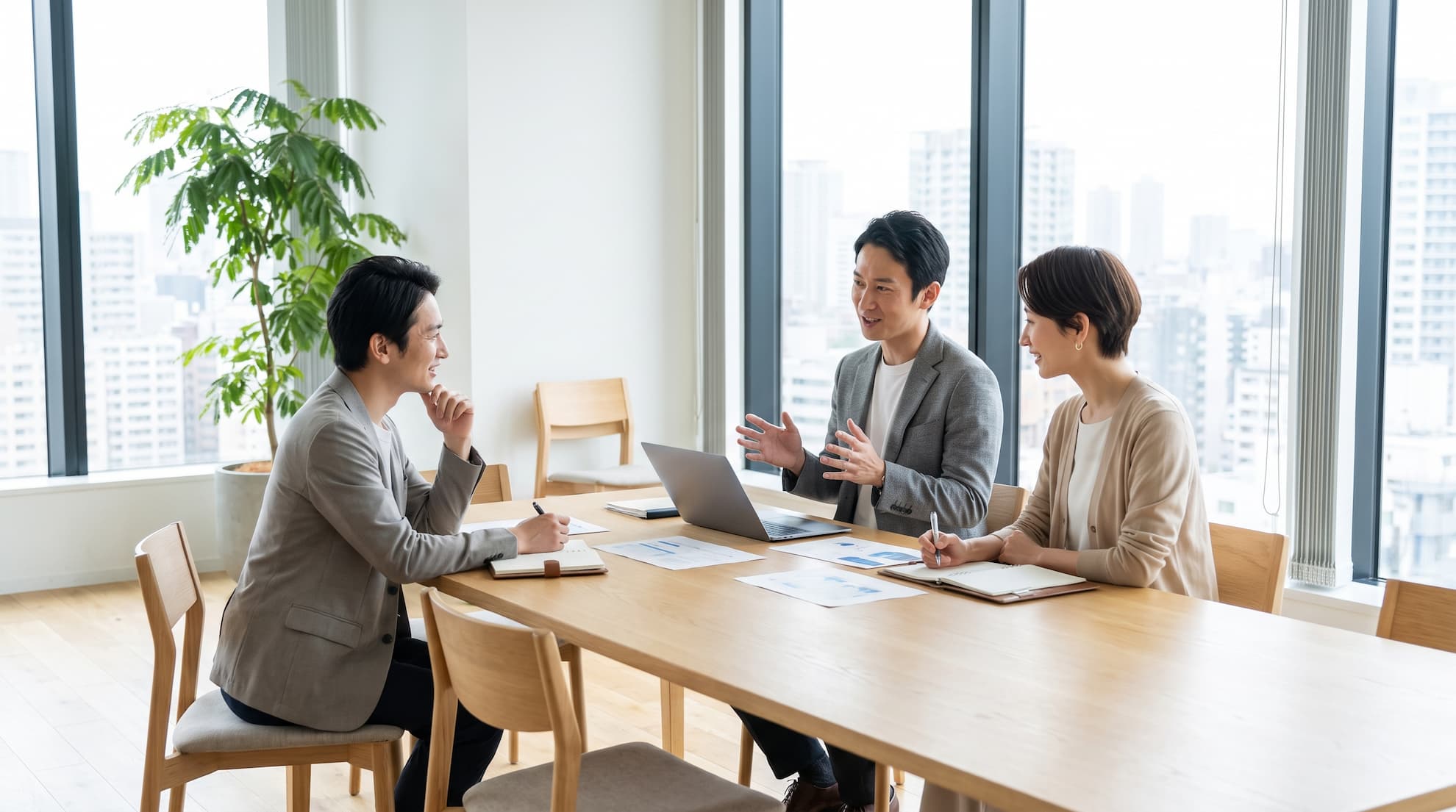 研修設計の打ち合わせをおこなう様子